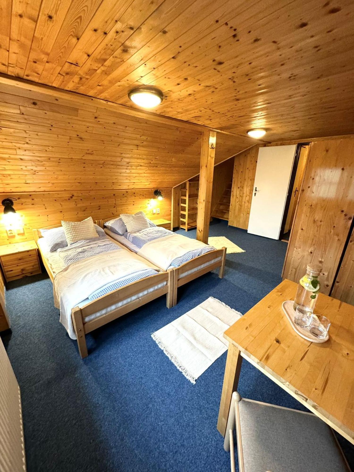 Horský hotýlek Bílá Labuť Pec pod Snezkou Quarto foto